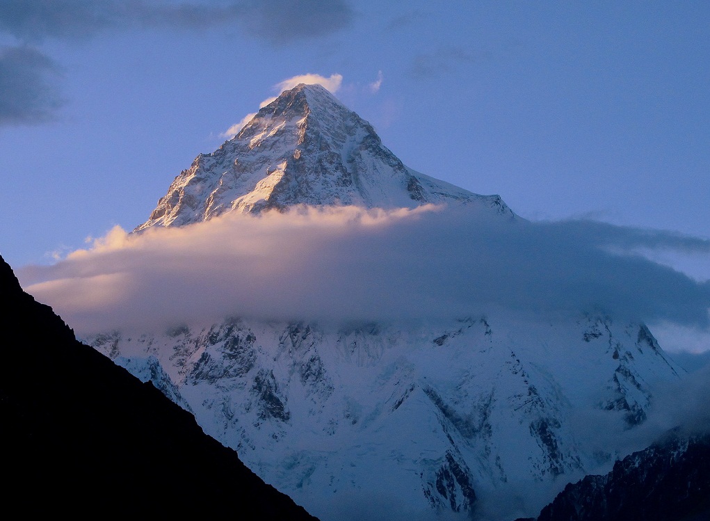 Каракорум вершина чогори. K2 mountain. Гора к2 пакистан. Гора к2 пакистан. Чогори гора.