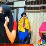 Police Raid in Massage Parlour Deffence Karachi [VIDEO]