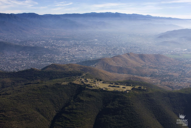 vista aerea de monte alban y Oaxaca