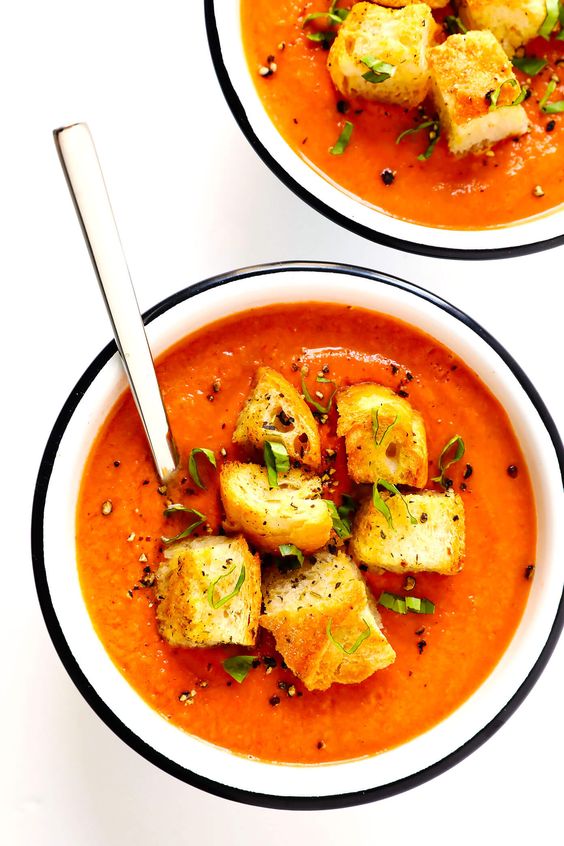 The BEST authentic gazpacho recipe! It's made with the best summer ingredients -- ripe tomatoes, cucumber, bell pepper, onion, garlic, plus the perfect balance of seasonings. Naturally healthy, gluten-free and vegan, and so delicious! | Gimme Some Oven #gazpacho #soup #healthy #dinner #recipe #spanish #glutenfree #vegan #raw #paleo