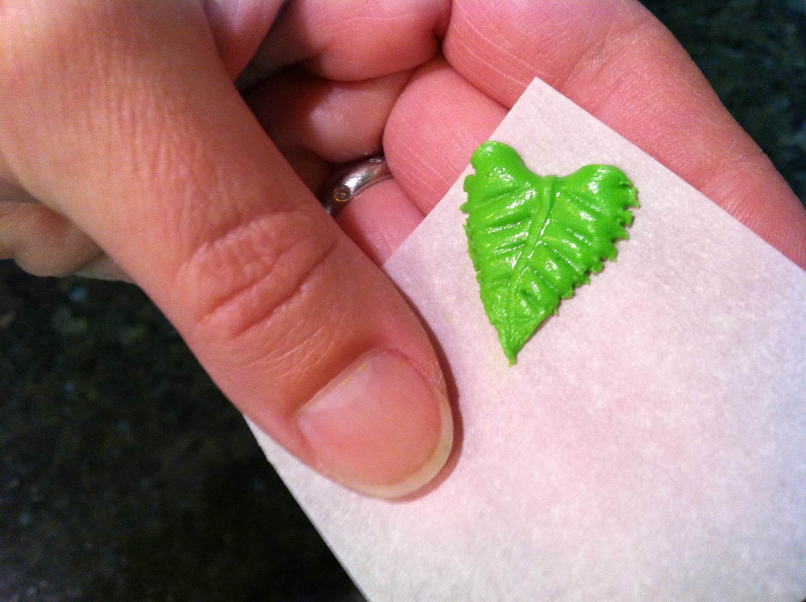 The Iced Queen Royal Icing Cottonwood Leaf