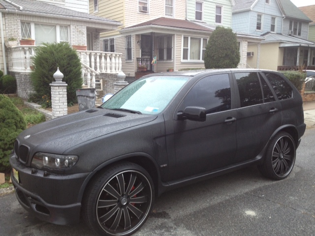 BMW X5 24" Rims: BMW X5 24" RIMS WITH CARBON FIBER WRAP