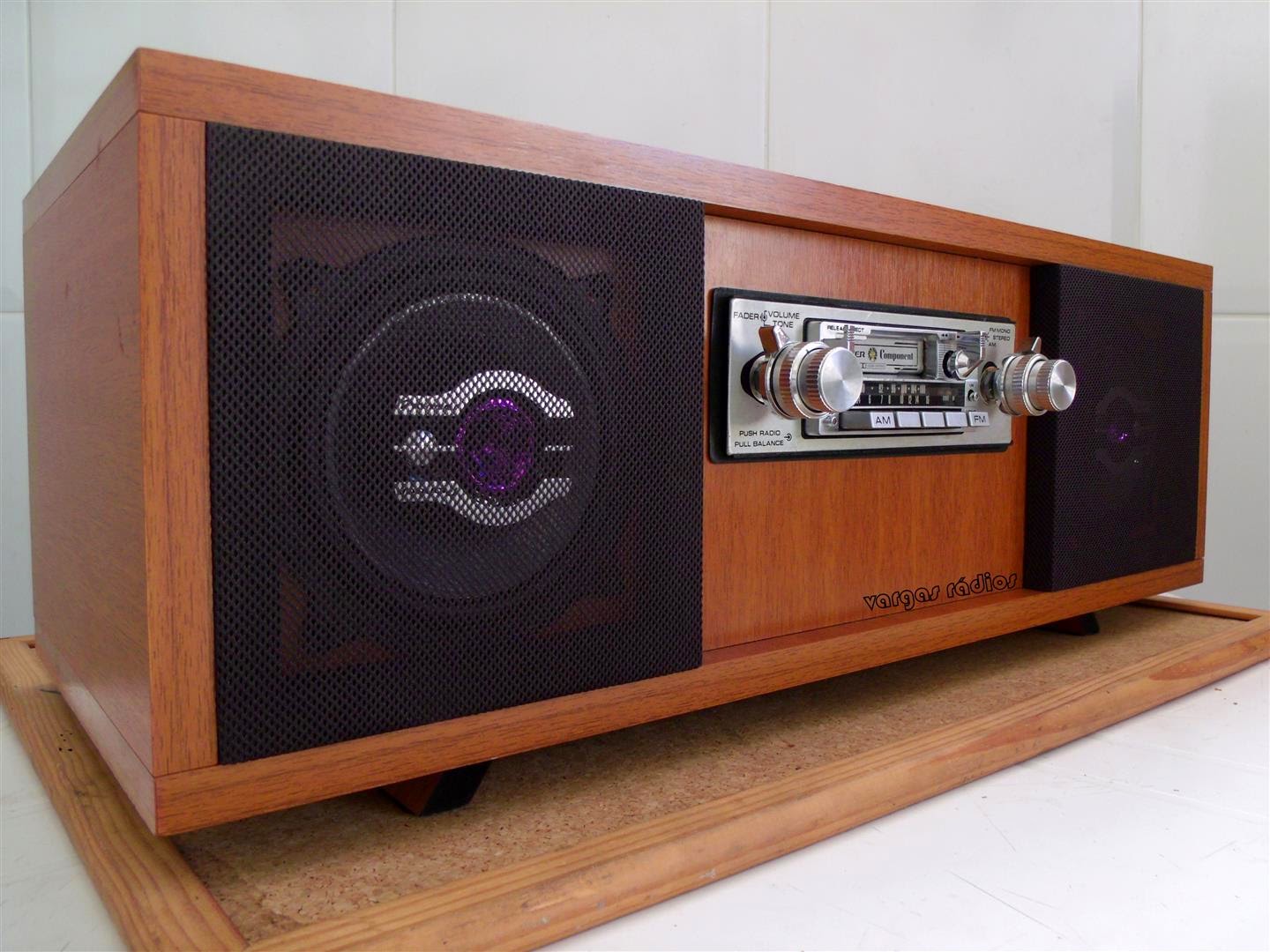 Vargas Rádios Antigos Restaurados para Carros e Valvulados RACK EM