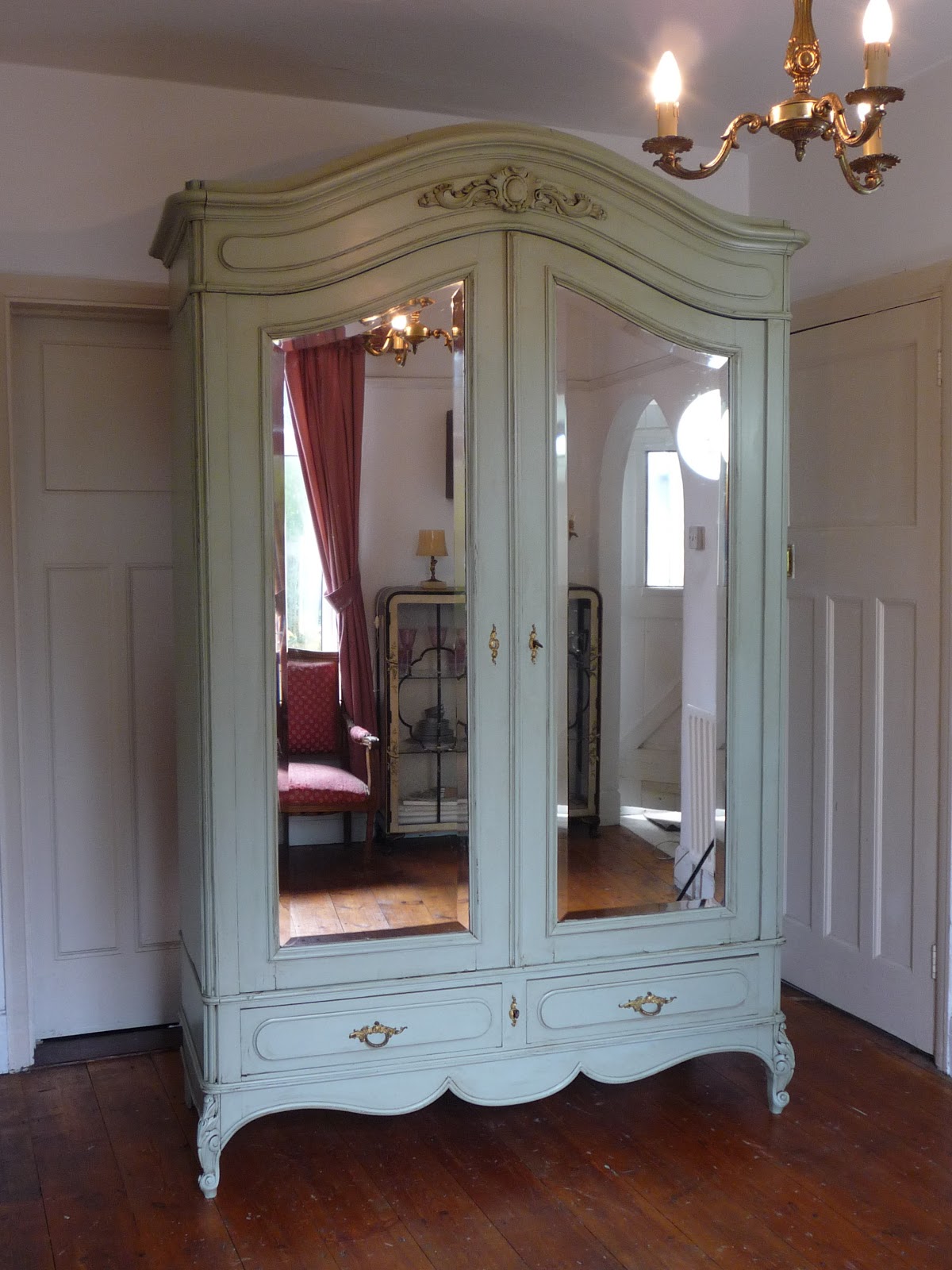 Dazzle Vintage Furniture: French Furniture - A Guide to ... Dazzle Vintage Furniture: French Furniture - A Guide to ... on Furniture Style
id=80371
