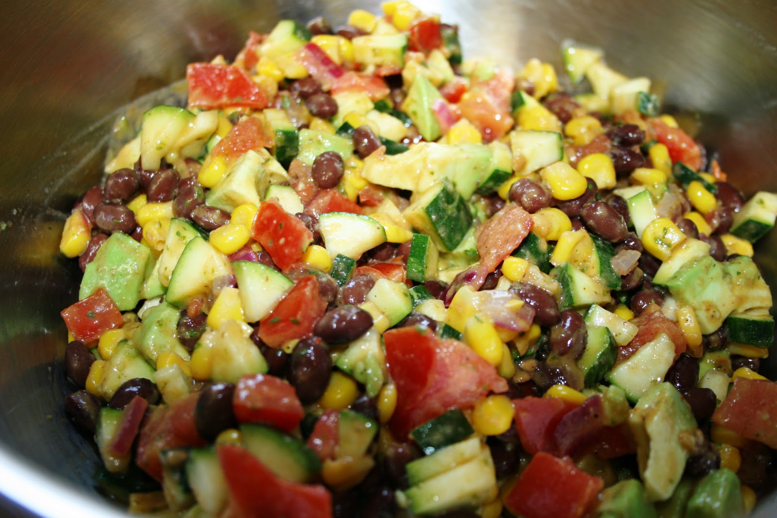 belly bites Black Bean Taco Salad With Lime Vinaigrette & Taco Bowls.