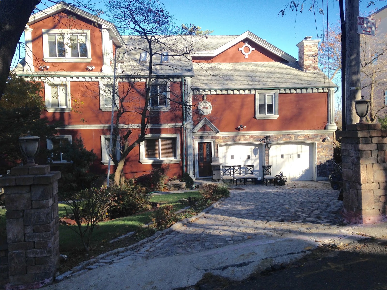 travels Movie Stars' Homes, Bayside, Queens, New York