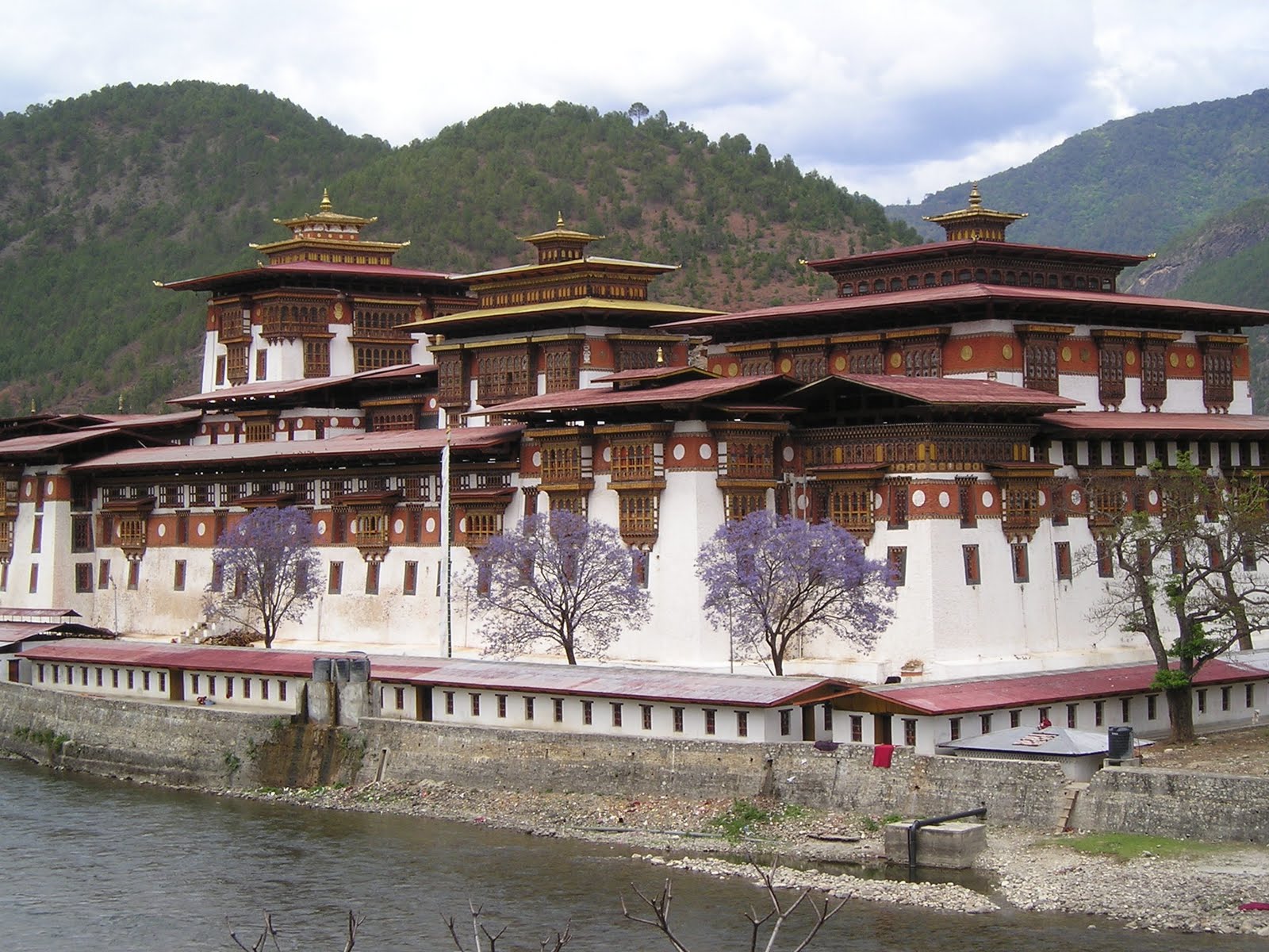 Бутан п. Монастырь Такцанг-лакханг, бутан. Пунакха-дзонг. Монастырь гянгтей бутан. Бутан• храм Лхунце дзонг.
