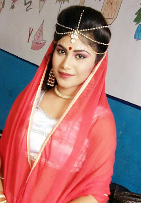 Actress Kriti Pathak