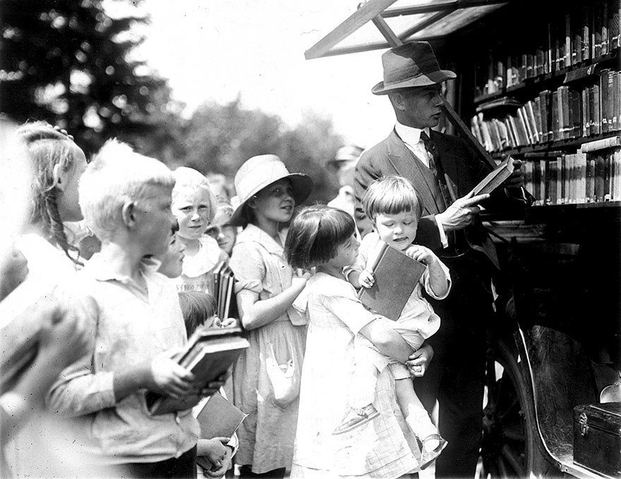 Before Amazon, We Had Bookmobiles 15+ Rare Photos Of Libraries-On-Wheels - Bookmobile