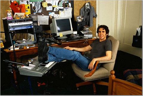 GUYS FOR "THE CAMERA": JOSH GROBAN....NAKED!!!!