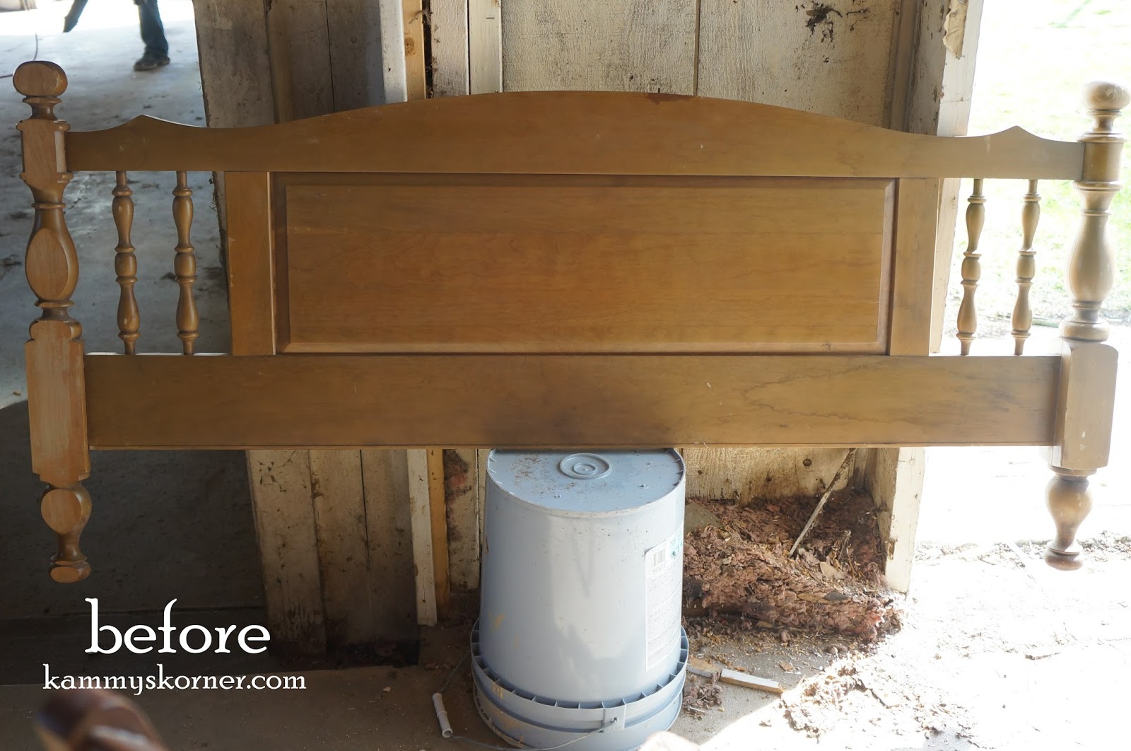 Kammy's Korner Repurposed Headboard {Winging Projects!}