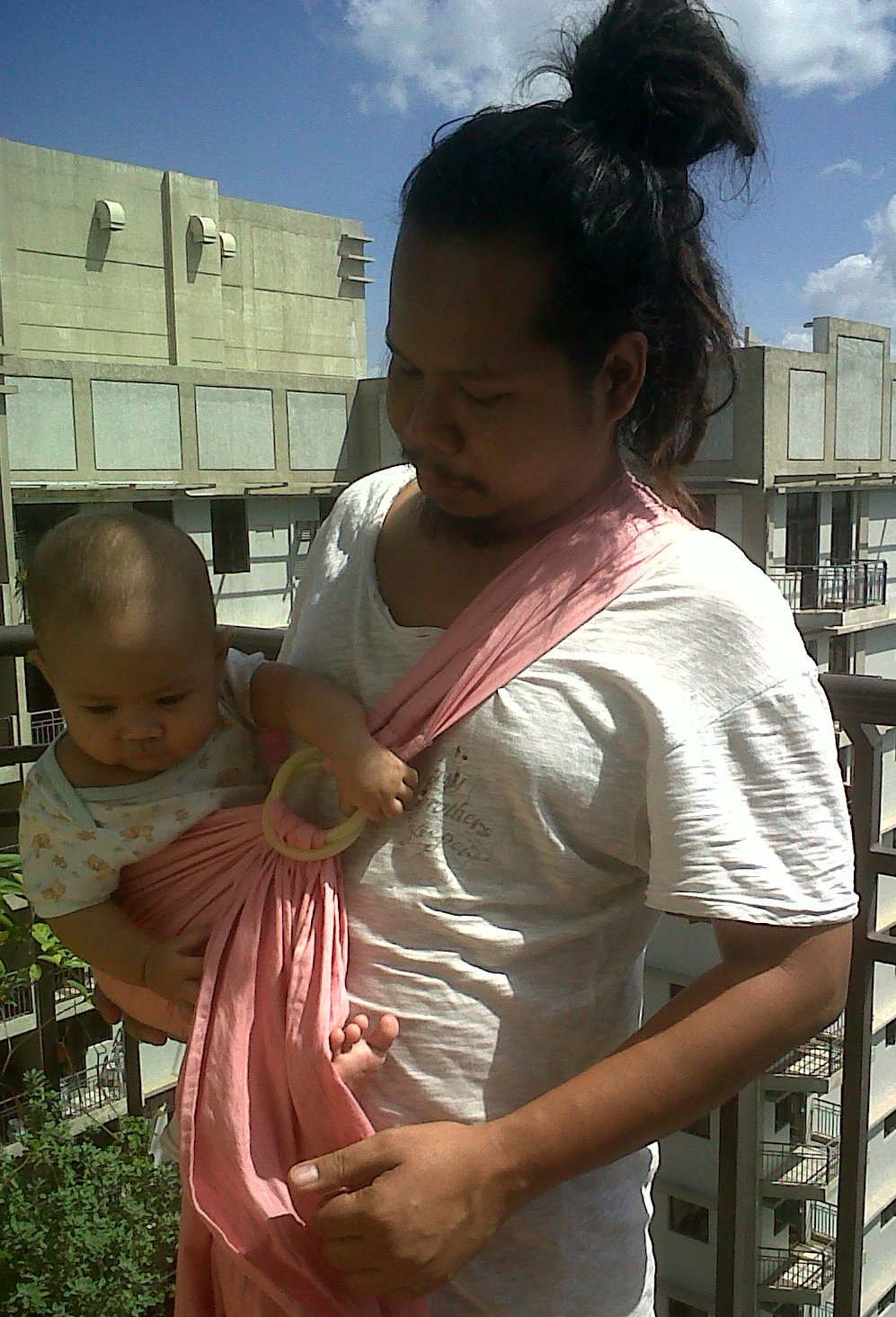 Ways to Tie a Baby Sling Cure for Mondays