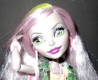 Calaminthes Clawdeen & Fashiondoll Friends: Review: Welcome To The ...