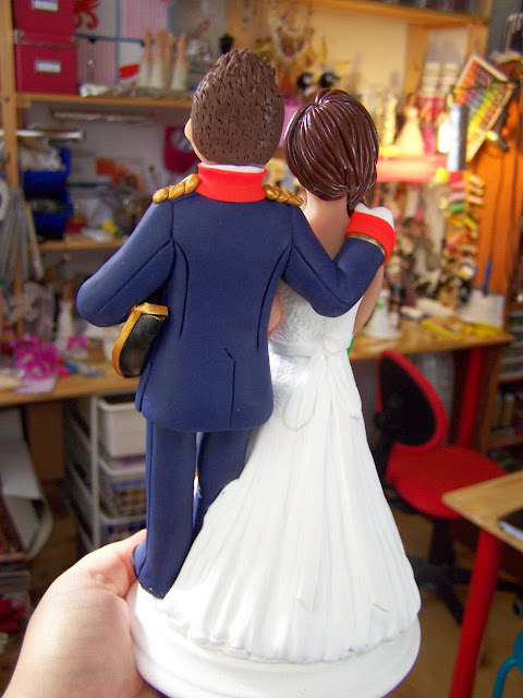 Figuras personalizadas un muñeco mini tu artesanales hecho en zaragoza españa x Laura Guarnieri & YoToY los muñecos de tu boda especilizada en uniformes para la Guardia Civil