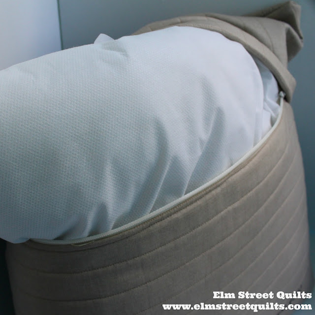 Installing Zipper in Pillow Back (tutorial) Elm Street Quilts