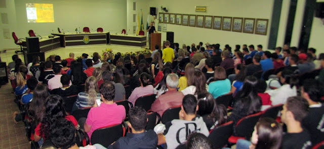Com auditório lotado, Bom Negócio Paraná é lançado em Roncador