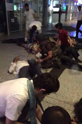 Photos: 10 dead after explosions & gunfire at Ataturk Intl. airport in Istanbul, ISIS claims responsibility