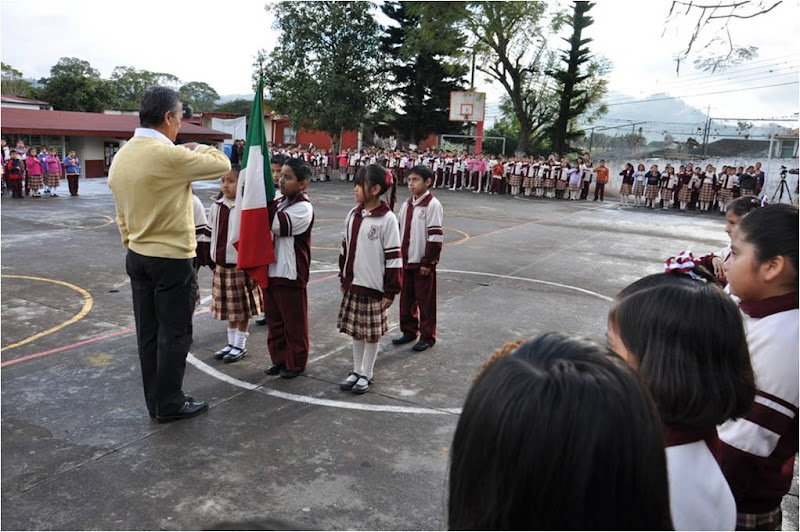El Ahuizote Veracruzano ASISTEN AUTORIDADES A LA PRIMARIA JOSÉ MARÍA MORELOS Y PAVÓN. El Ahuizote Veracruzano ASISTEN AUTORIDADES A LA PRIMARIA JOSÉ MARÍA MORELOS Y PAVÓN.