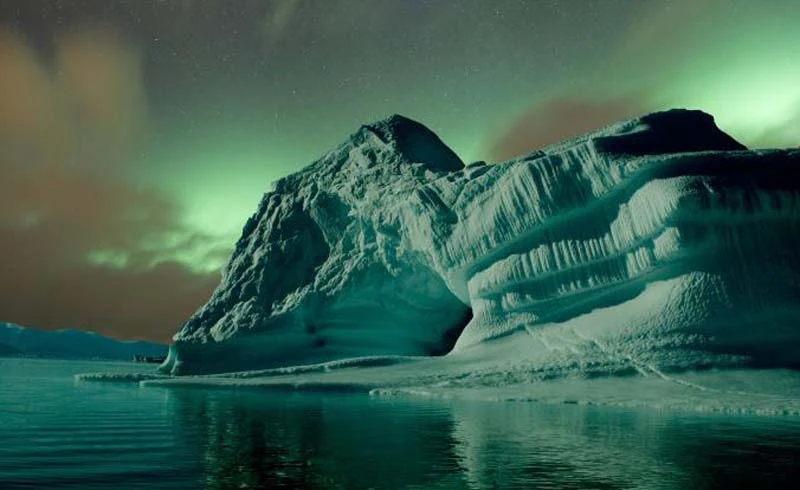 Greenland northern lights tour