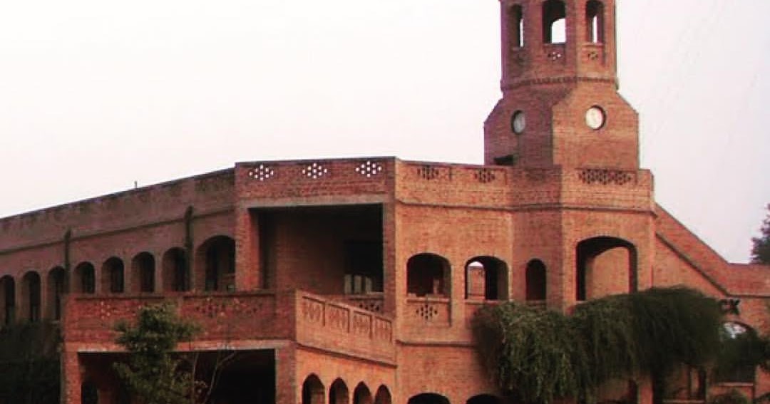 what is boarding school like