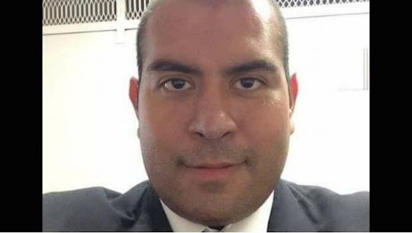 Alumno de la U.N.A.M es acosad0r del Metro, presumía en Facebook sus "arrim0nes" Alumno de la U.N.A.M es acosad0r del Metro, presumía en Facebook sus "arrim0nes"