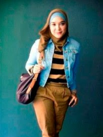 Jaket Jeans Wanita Terbaru Untuk Tampilan Modis Muslimah Jaket Jeans Wanita Terbaru Untuk Tampilan Modis Muslimah