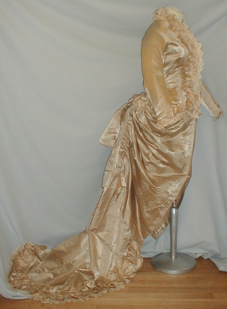 All The Pretty Dresses: Stunning 1870's Winter Dress