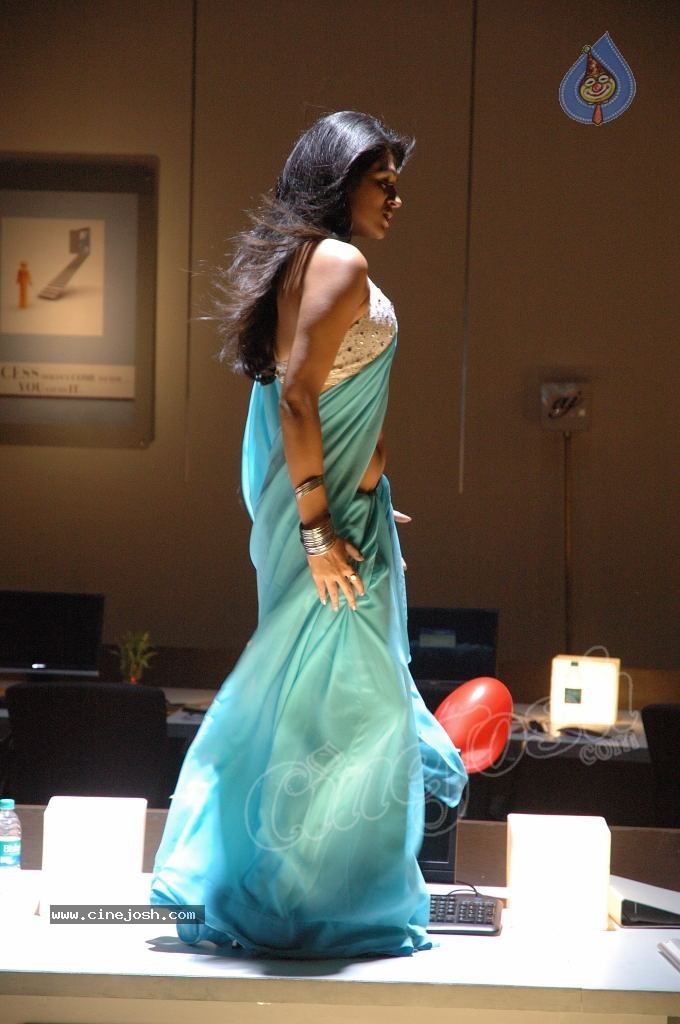 Shraddha Das South Indian Actress Spicy Wallpapers