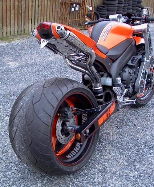 Yamaha R1 StreetFighter Grease n Gas