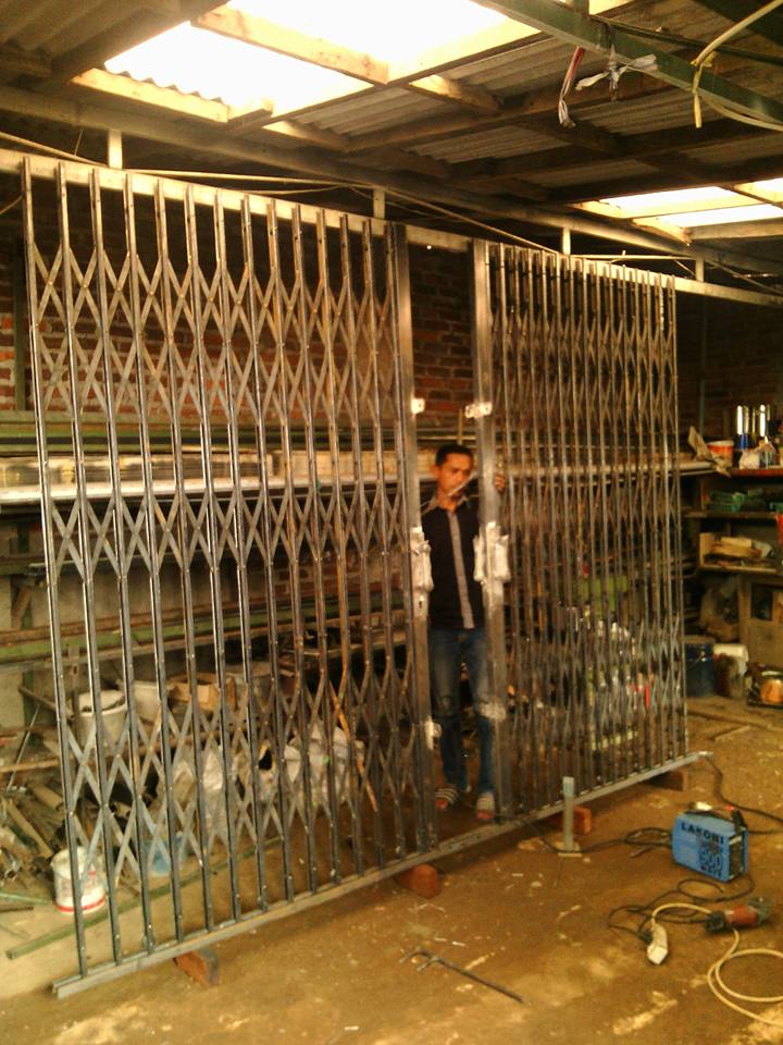 service rolling door folding gate dibandung, folding gate bandung