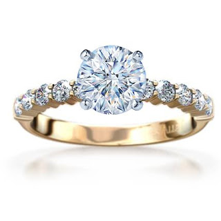 Gold engagement ring