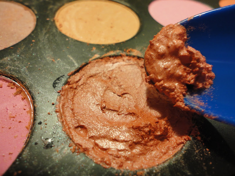 em.tiny blogs How to fix your cracked powder blushes and bronzers TUTORIAL