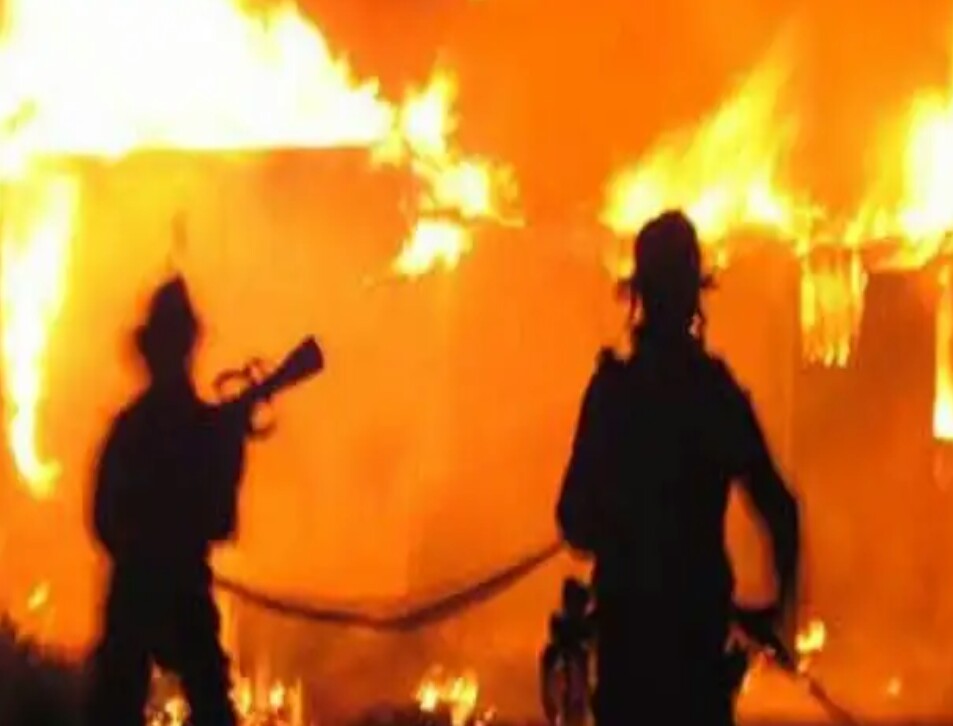 Lagi Lagi Musibah Villa Cinde Wulung Carita Hangus Terbakar