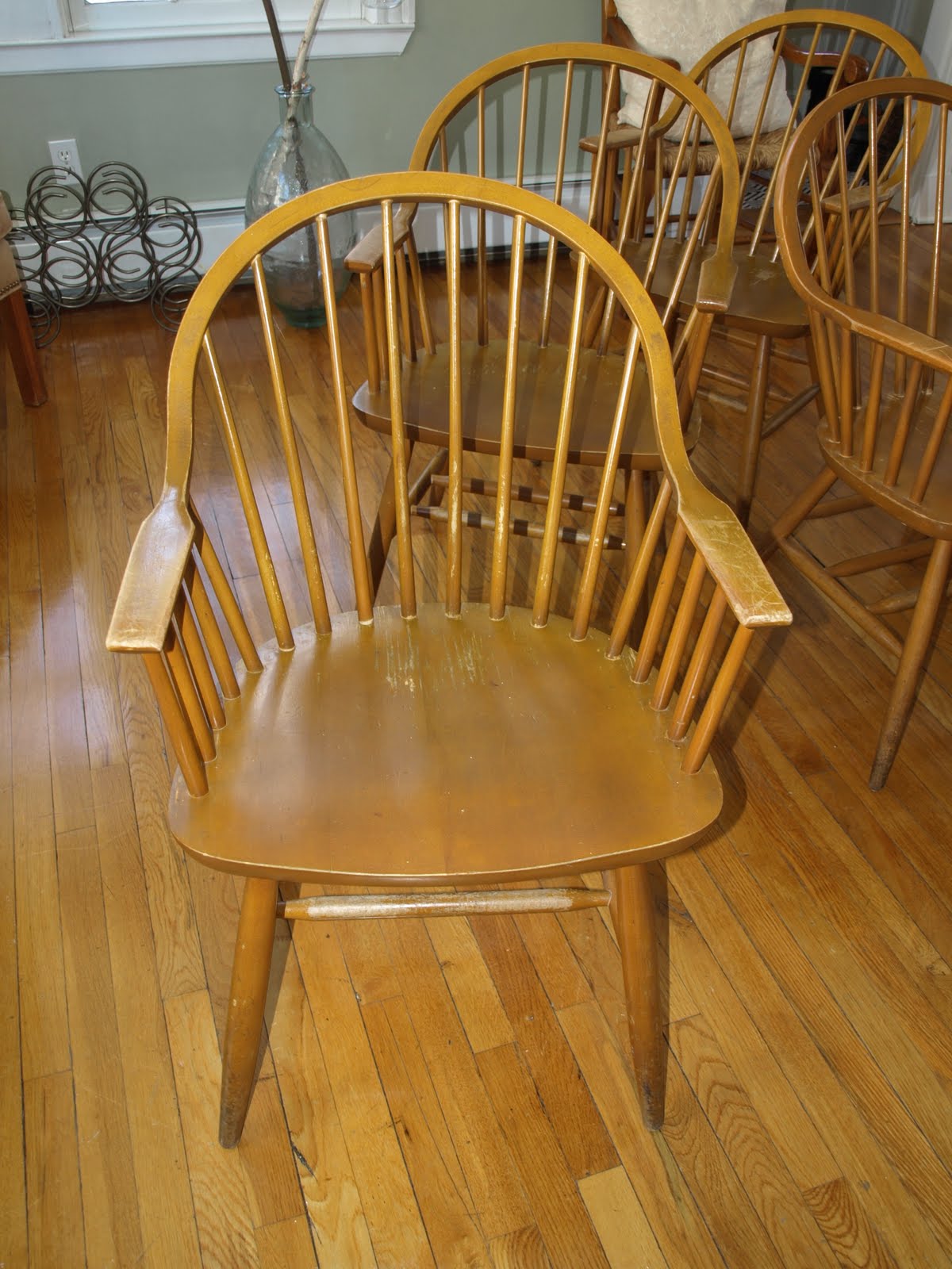 Ugly Chairs F e a t h e r G l a s s