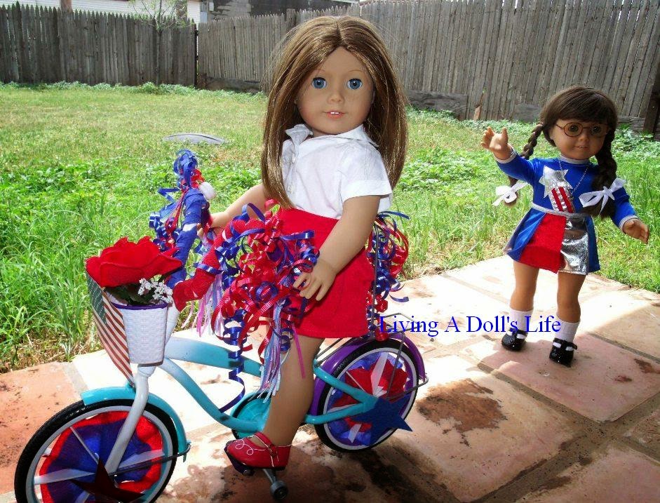 Living A Doll's Life : 4th of July PARADE!