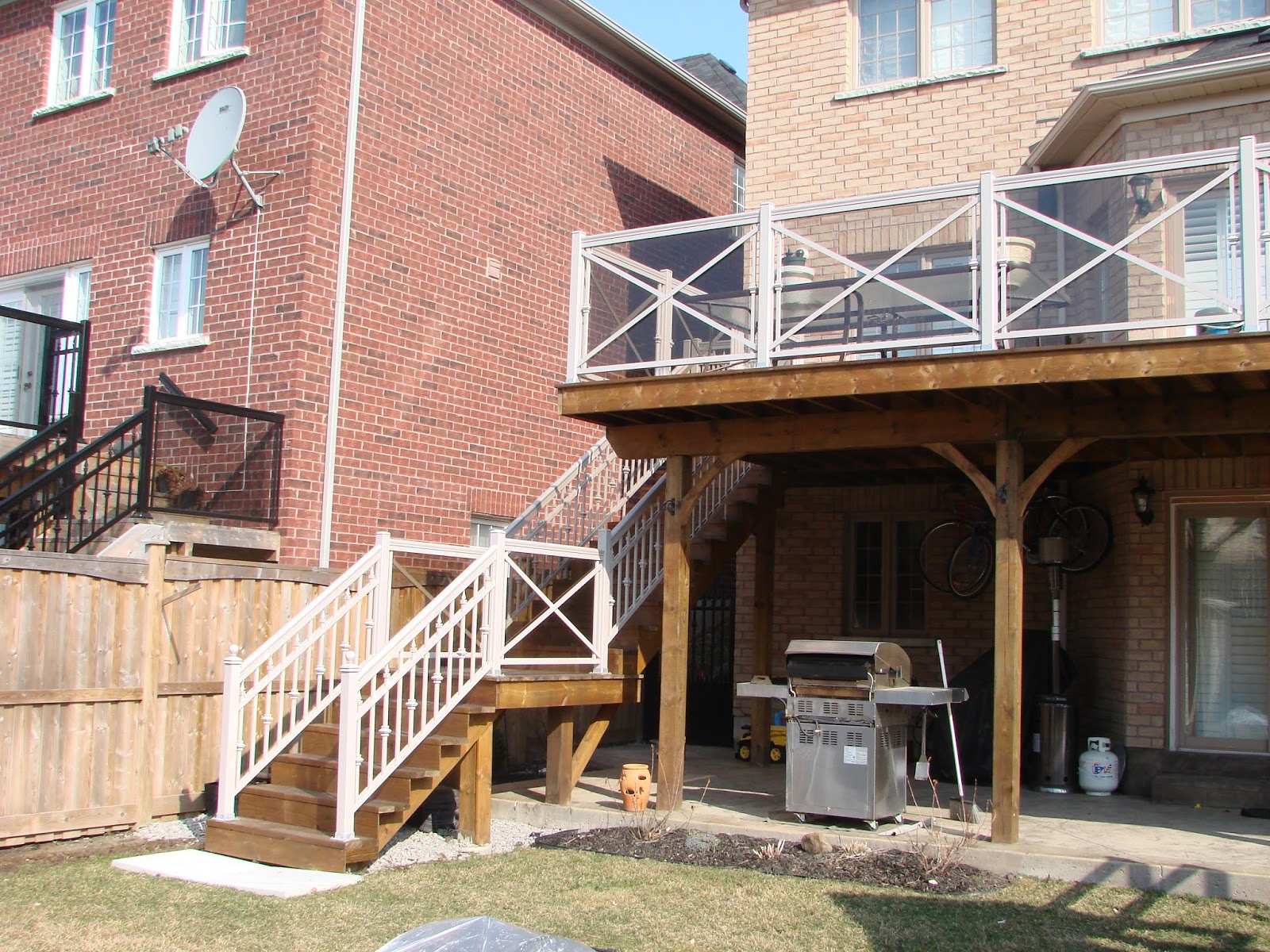 Deck and patio railings in Woodbridge, Ontario and Kleinburg Porch Railings in Kleinburg