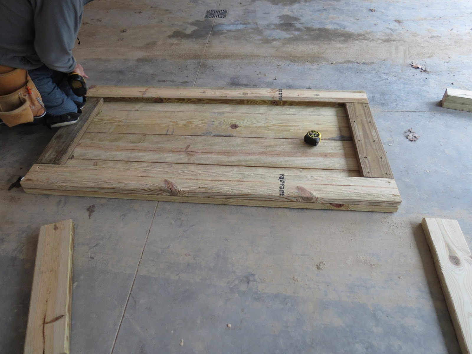 Let's Just Build a House! DIY Simple Patio Table Details