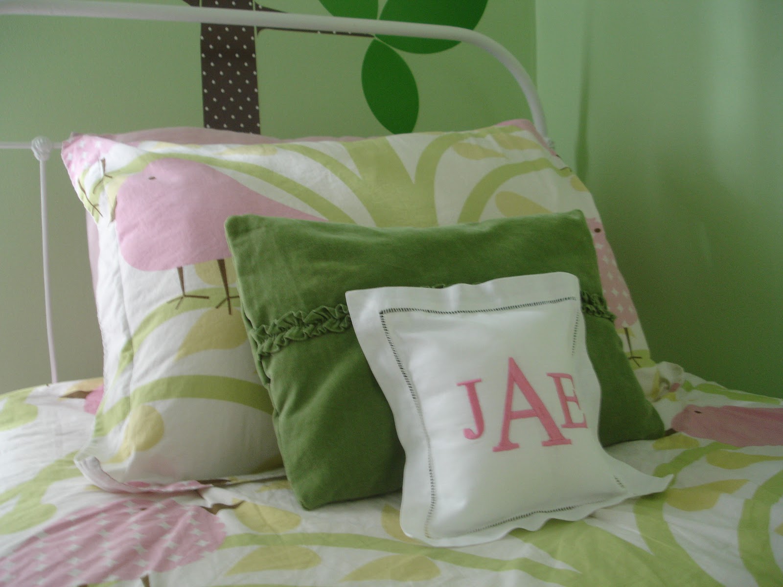 Don't Disturb This Groove Iron Bed Makeover