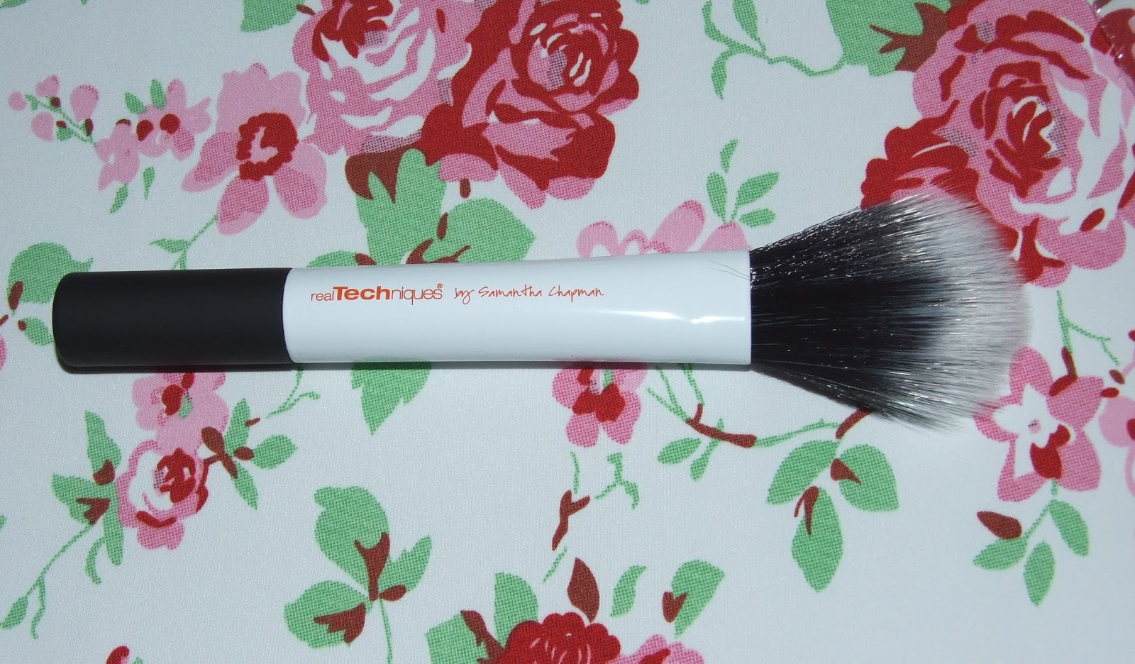 AceSparkleStar Real Techniques LTD Edition Duo Fibre Brushes!!