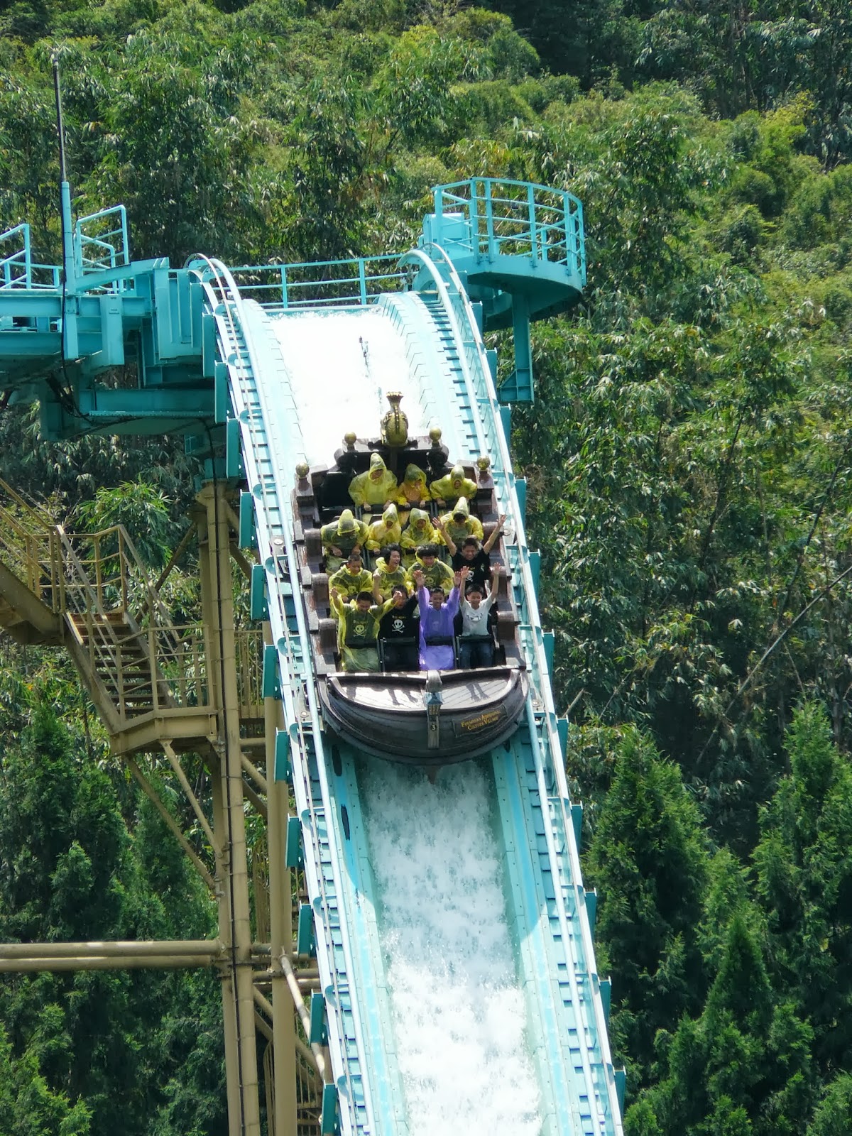 Chaos and Kanji: Culture and Coasters: Formosan Aboriginal Cultural Village
