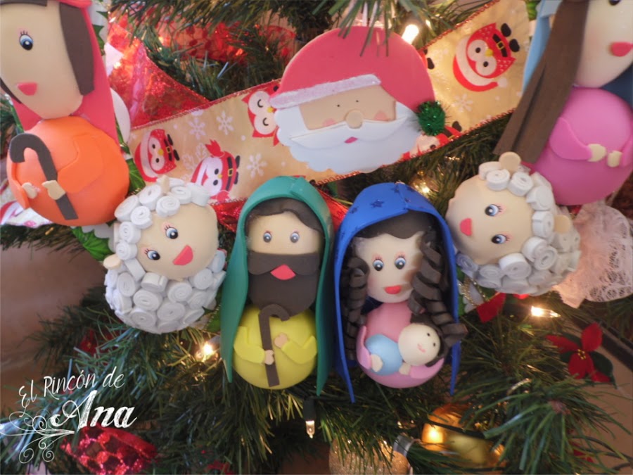 Corona navideña y Hot cakes de chocolate y vainilla