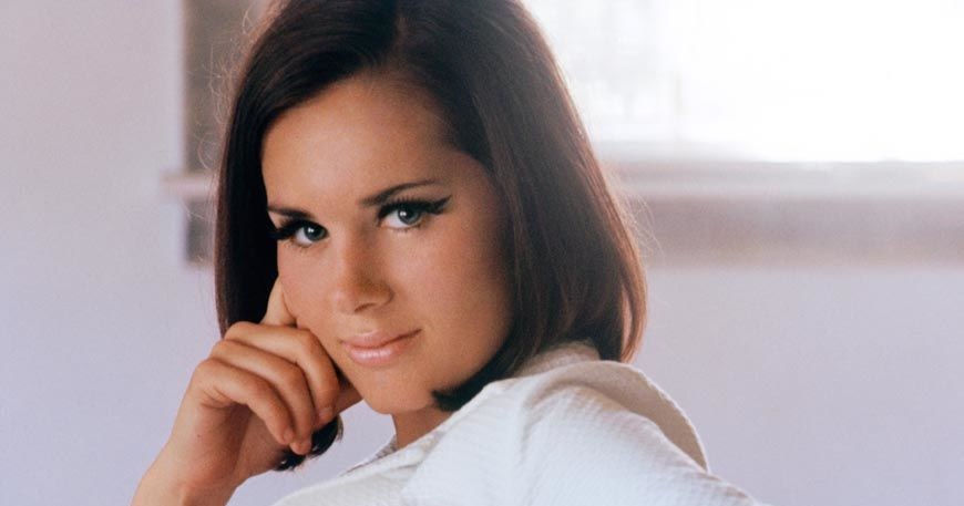 CRIVENS! COMICS & STUFF!: ANOTHER BABE OF THE DAY - LESLIE BIANCHINI...