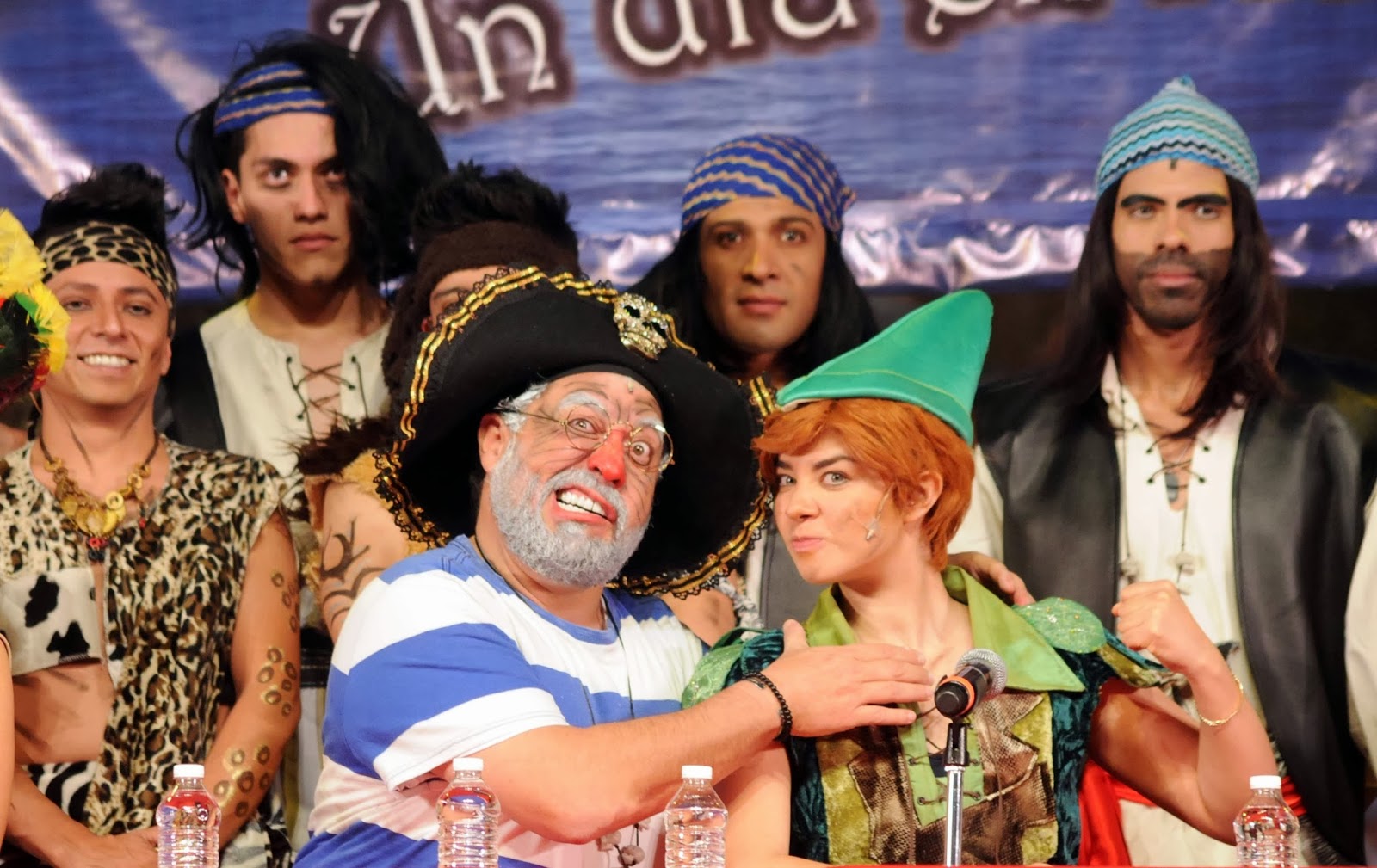 News Graphic Obra de teatro 