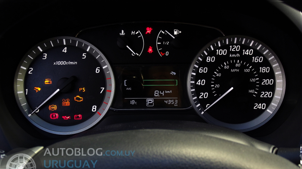 Prueba: Nissan Sentra B17 1.8 Advance CVT : Autoblog ... Prueba: Nissan Sentra B17 1.8 Advance CVT : Autoblog ...