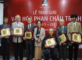 Giải thưởng Phan Chu Trinh dành cho ông Nguyễn Sự: vui, buồn và lo