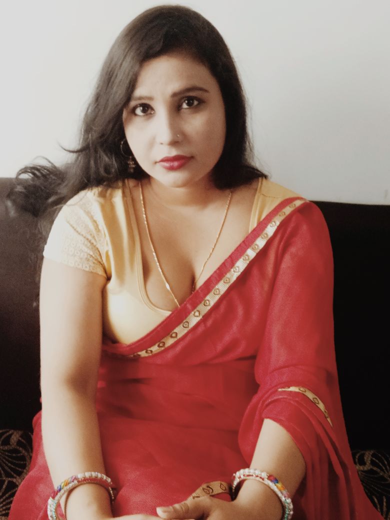 Indian Hot Housewife Sexy Look In Red Saree Hot And Sexy