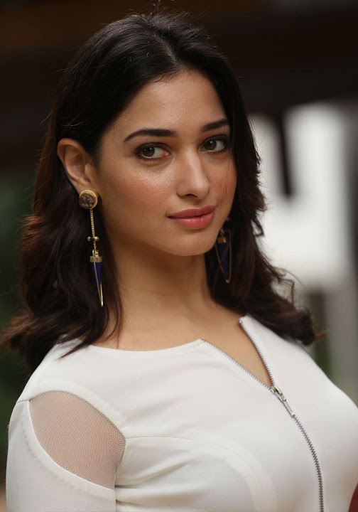 Tamanna Photoshoot at Abhinetri Movie Interview