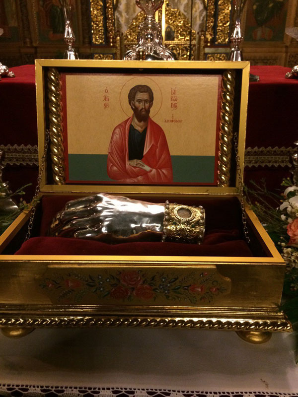 Δύο λείψανα του Αγίου Ιακώβου του Αδελφοθέου http://leipsanothiki.blogspot.be/