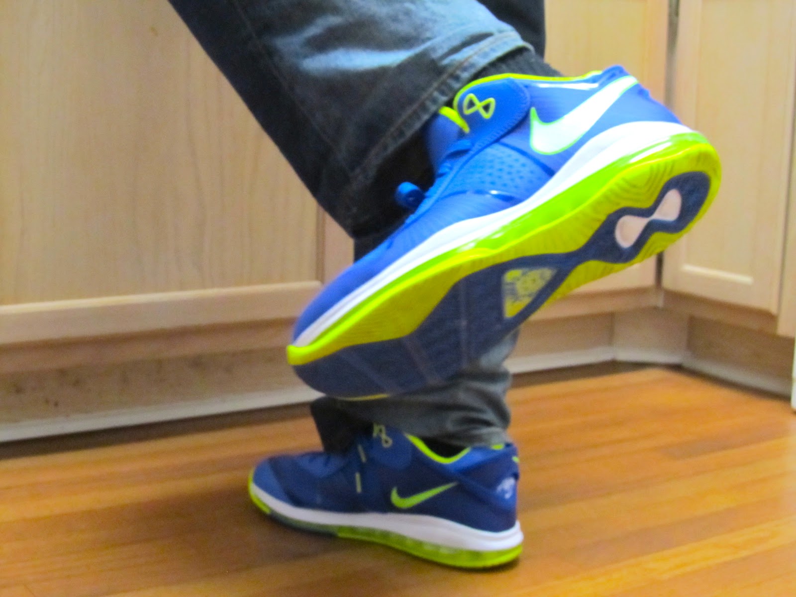 nike lebron 8 v2 sprite