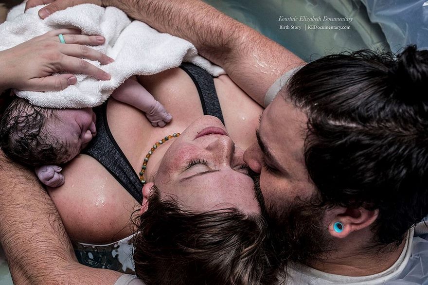#6 Falling In Love All Over Again - 10 Powerful NSFW Photos From The 2017 Birth Photo Competition Prove That Moms Are Badass #6 Falling In Love All Over Again - 10 Powerful NSFW Photos From The 2017 Birth Photo Competition Prove That Moms Are Badass